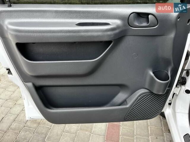 Білий Пежо Експерт вант.-пас., об'ємом двигуна 2 л та пробігом 142 тис. км за 6700 $, фото 26 на Automoto.ua