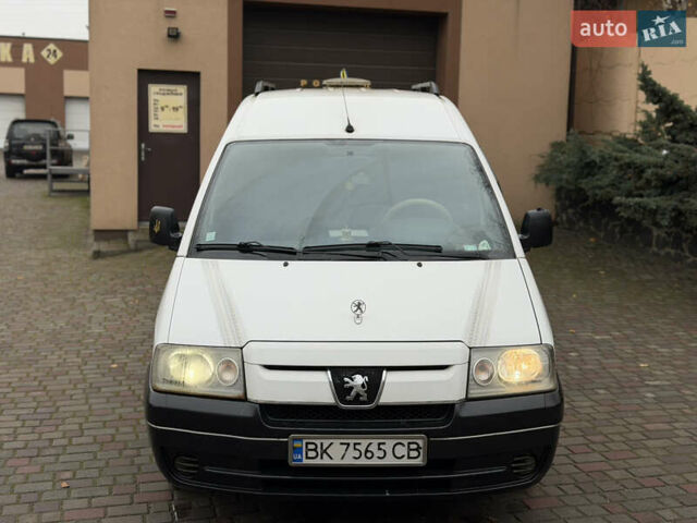 Білий Пежо Експерт вант.-пас., об'ємом двигуна 1.87 л та пробігом 422 тис. км за 4000 $, фото 5 на Automoto.ua