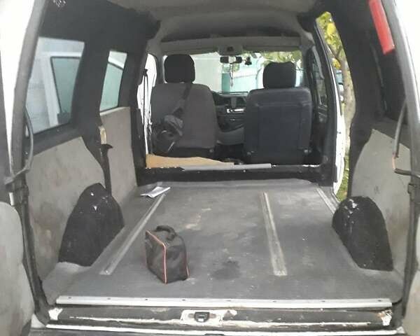 Пежо Эксперт груз.-пасс. 2005 в Сарате на Automoto.ua Белый Пежо Эксперт груз.-пасс., объемом двигателя 1.87 л и пробегом 251 тыс. км за 3600 $, фото 5 на Automoto.ua