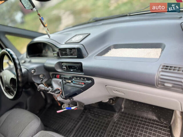 Пежо Эксперт груз.-пасс. 2005 в Виннице на Automoto.ua Белый Пежо Эксперт груз.-пасс., объемом двигателя 2 л и пробегом 432 тыс. км за 3600 $, фото 10 на Automoto.ua