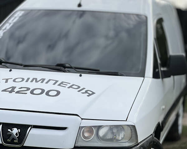 Пежо Эксперт груз.-пасс. 2005 в Виннице на Automoto.ua Белый Пежо Эксперт груз.-пасс., объемом двигателя 2 л и пробегом 432 тыс. км за 3600 $, фото 7 на Automoto.ua
