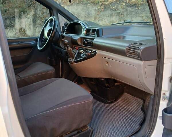 Пежо Эксперт груз.-пасс. 2005 в Кременце на Automoto.ua Белый Пежо Эксперт груз.-пасс., объемом двигателя 2 л и пробегом 370 тыс. км за 4550 $, фото 3 на Automoto.ua