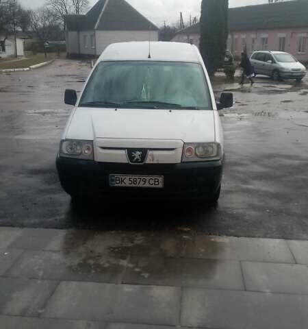 Белый Пежо Эксперт груз.-пасс., объемом двигателя 2 л и пробегом 500 тыс. км за 4350 $, фото 4 на Automoto.ua