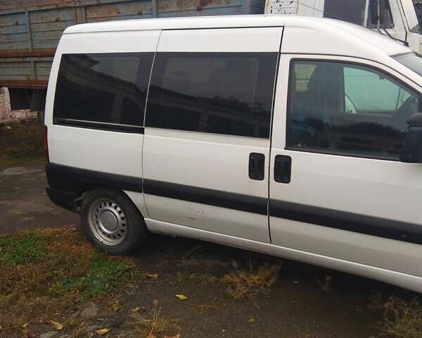 Пежо Эксперт груз.-пасс. 2005 в Лубнах на Automoto.ua Белый Пежо Эксперт груз.-пасс., объемом двигателя 2 л и пробегом 315 тыс. км за 3100 $, фото 3 на Automoto.ua