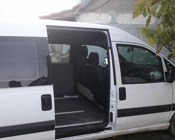 Пежо Эксперт груз.-пасс. 2005 в Сарате на Automoto.ua Белый Пежо Эксперт груз.-пасс., объемом двигателя 1.87 л и пробегом 251 тыс. км за 3600 $, фото 7 на Automoto.ua