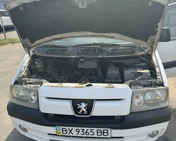 Белый Пежо Эксперт груз.-пасс., объемом двигателя 2 л и пробегом 229 тыс. км за 4999 $, фото 16 на Automoto.ua