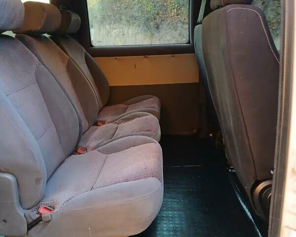 Пежо Эксперт груз.-пасс. 2005 в Кременце на Automoto.ua Белый Пежо Эксперт груз.-пасс., объемом двигателя 2 л и пробегом 370 тыс. км за 4550 $, фото 26 на Automoto.ua