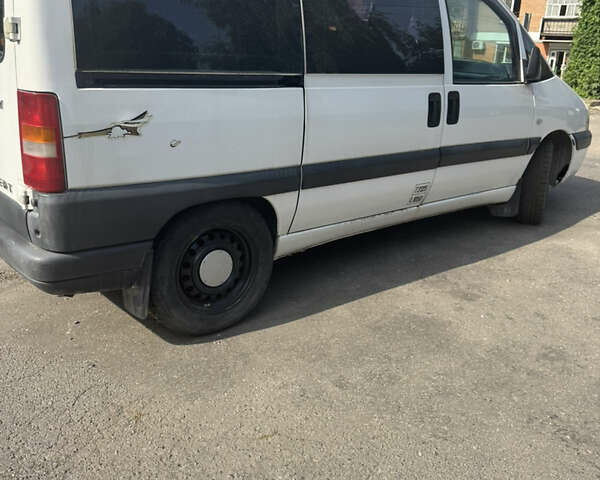 Белый Пежо Эксперт груз.-пасс., объемом двигателя 2 л и пробегом 229 тыс. км за 4999 $, фото 3 на Automoto.ua