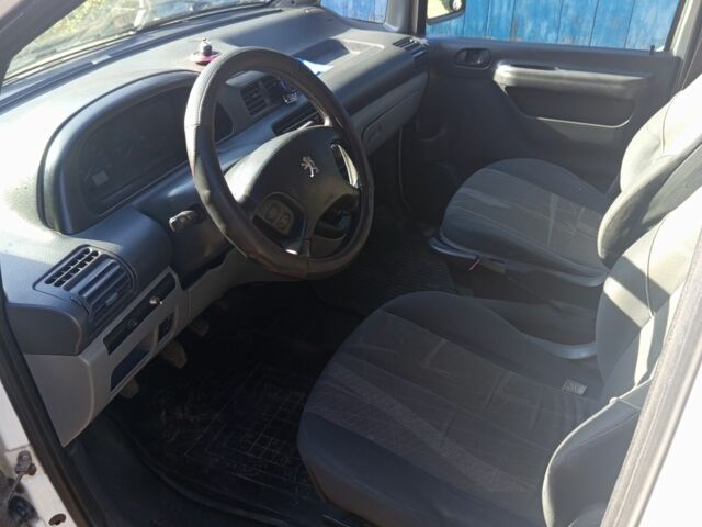 Белый Пежо Эксперт груз.-пасс., объемом двигателя 2 л и пробегом 100 тыс. км за 2600 $, фото 3 на Automoto.ua