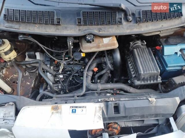 Белый Пежо Эксперт груз.-пасс., объемом двигателя 2 л и пробегом 570 тыс. км за 5400 $, фото 11 на Automoto.ua