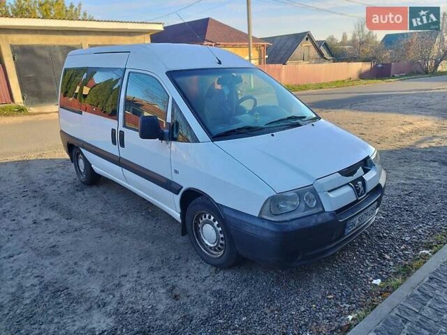 Белый Пежо Эксперт груз.-пасс., объемом двигателя 2 л и пробегом 570 тыс. км за 5400 $, фото 6 на Automoto.ua