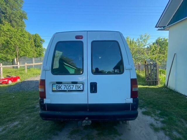 Білий Пежо Експерт вант.-пас., об'ємом двигуна 2 л та пробігом 300 тис. км за 4000 $, фото 1 на Automoto.ua