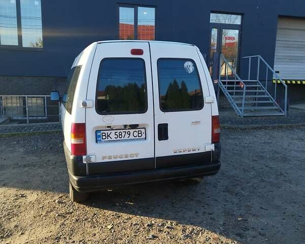 Белый Пежо Эксперт груз.-пасс., объемом двигателя 2 л и пробегом 570 тыс. км за 5400 $, фото 4 на Automoto.ua