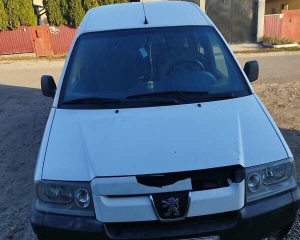 Белый Пежо Эксперт груз.-пасс., объемом двигателя 2 л и пробегом 570 тыс. км за 5400 $, фото 1 на Automoto.ua