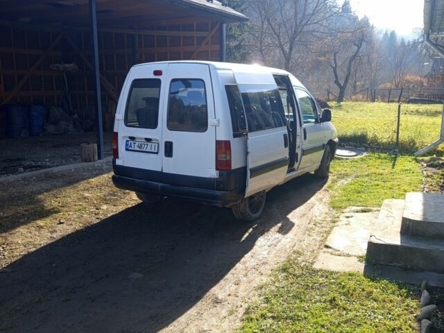 Белый Пежо Эксперт груз.-пасс., объемом двигателя 2 л и пробегом 100 тыс. км за 2600 $, фото 2 на Automoto.ua