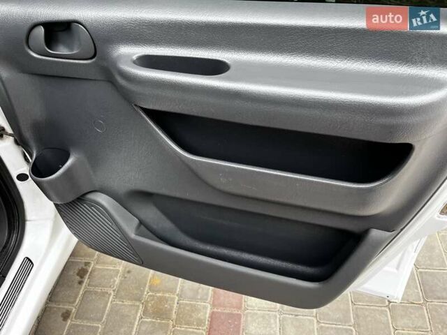 Білий Пежо Експерт вант.-пас., об'ємом двигуна 2 л та пробігом 142 тис. км за 6700 $, фото 39 на Automoto.ua
