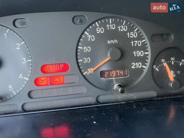 Белый Пежо Эксперт груз.-пасс., объемом двигателя 2 л и пробегом 220 тыс. км за 4600 $, фото 1 на Automoto.ua