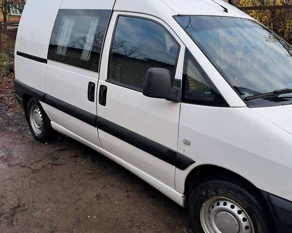 Белый Пежо Эксперт груз.-пасс., объемом двигателя 1.87 л и пробегом 301 тыс. км за 3700 $, фото 4 на Automoto.ua