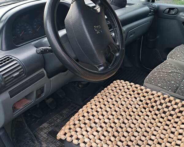 Белый Пежо Эксперт груз.-пасс., объемом двигателя 1.87 л и пробегом 301 тыс. км за 3700 $, фото 10 на Automoto.ua