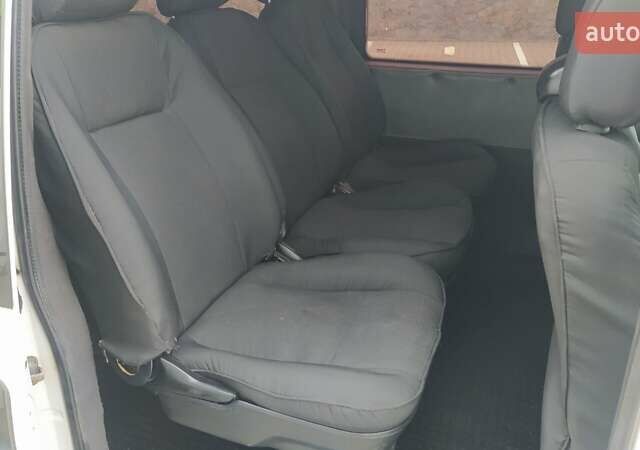 Пежо Эксперт груз.-пасс. 2006 в Калиновке на Automoto.ua Белый Пежо Эксперт груз.-пасс., объемом двигателя 1.87 л и пробегом 450 тыс. км за 4600 $, фото 2 на Automoto.ua