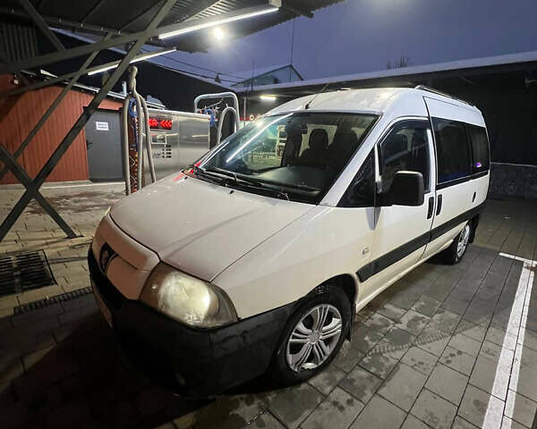 Белый Пежо Эксперт груз.-пасс., объемом двигателя 2 л и пробегом 220 тыс. км за 4600 $, фото 16 на Automoto.ua