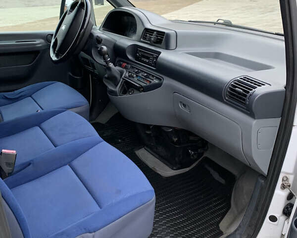 Белый Пежо Эксперт груз.-пасс., объемом двигателя 2 л и пробегом 338 тыс. км за 4250 $, фото 7 на Automoto.ua