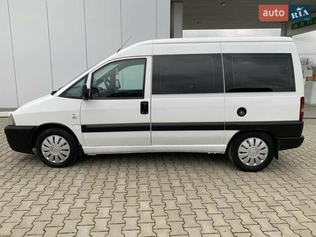 Пежо Эксперт груз.-пасс. 2006 в Калиновке на Automoto.ua Белый Пежо Эксперт груз.-пасс., объемом двигателя 1.87 л и пробегом 450 тыс. км за 4600 $, фото 8 на Automoto.ua