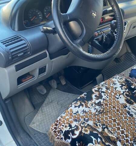 Пежо Эксперт груз.-пасс. 2006 в Дубно на Automoto.ua Белый Пежо Эксперт груз.-пасс., объемом двигателя 2 л и пробегом 237 тыс. км за 5700 $, фото 6 на Automoto.ua