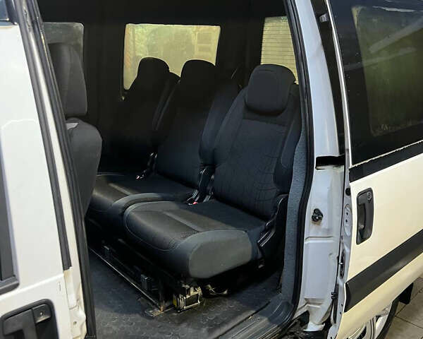 Белый Пежо Эксперт груз.-пасс., объемом двигателя 2 л и пробегом 220 тыс. км за 4600 $, фото 11 на Automoto.ua