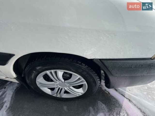 Белый Пежо Эксперт груз.-пасс., объемом двигателя 2 л и пробегом 220 тыс. км за 4600 $, фото 6 на Automoto.ua