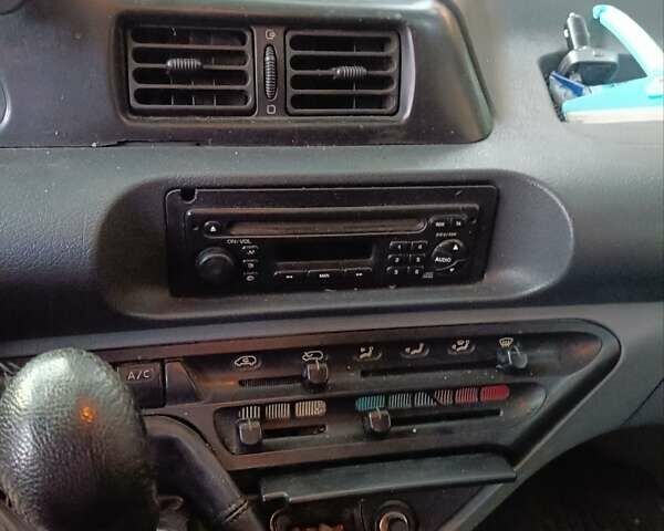 Белый Пежо Эксперт груз.-пасс., объемом двигателя 1.9 л и пробегом 206 тыс. км за 4500 $, фото 3 на Automoto.ua