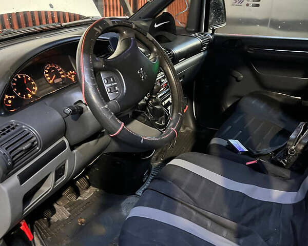 Белый Пежо Эксперт груз.-пасс., объемом двигателя 2 л и пробегом 220 тыс. км за 4600 $, фото 9 на Automoto.ua