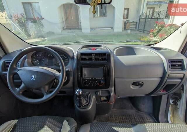 Белый Пежо Эксперт груз.-пасс., объемом двигателя 1.6 л и пробегом 339 тыс. км за 4800 $, фото 5 на Automoto.ua