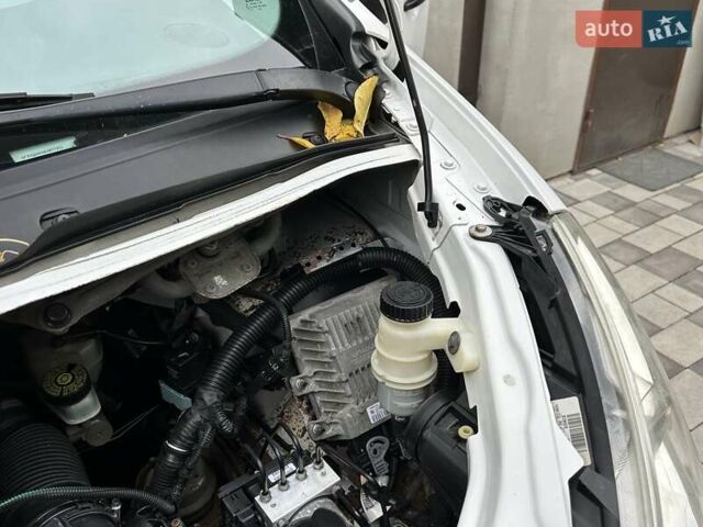 Белый Пежо Эксперт груз.-пасс., объемом двигателя 2 л и пробегом 288 тыс. км за 6300 $, фото 35 на Automoto.ua