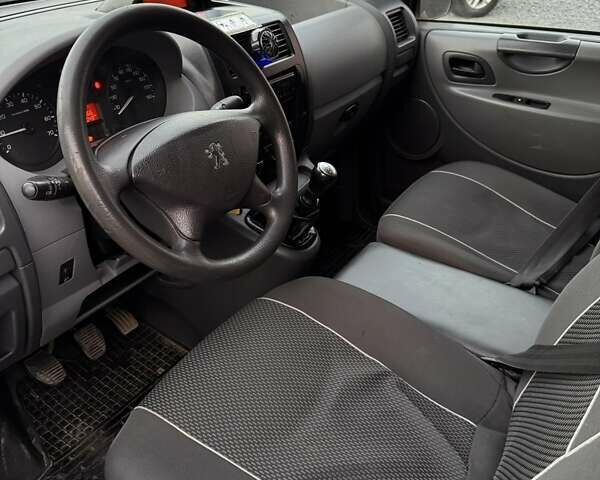 Белый Пежо Эксперт груз.-пасс., объемом двигателя 1.6 л и пробегом 245 тыс. км за 6300 $, фото 10 на Automoto.ua