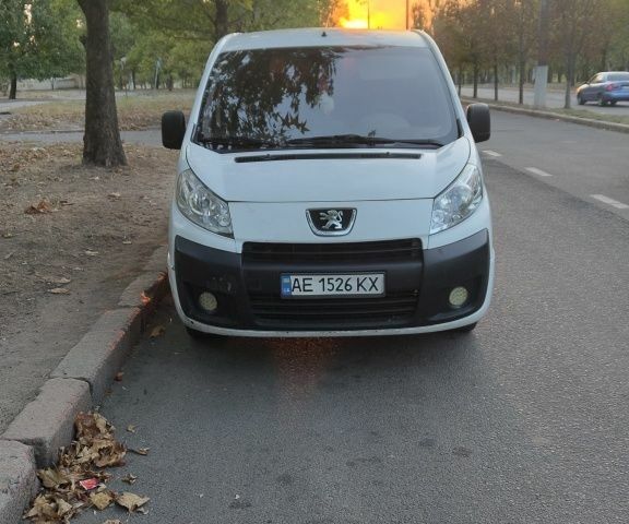 Белый Пежо Эксперт груз.-пасс., объемом двигателя 1.6 л и пробегом 1 тыс. км за 5000 $, фото 3 на Automoto.ua