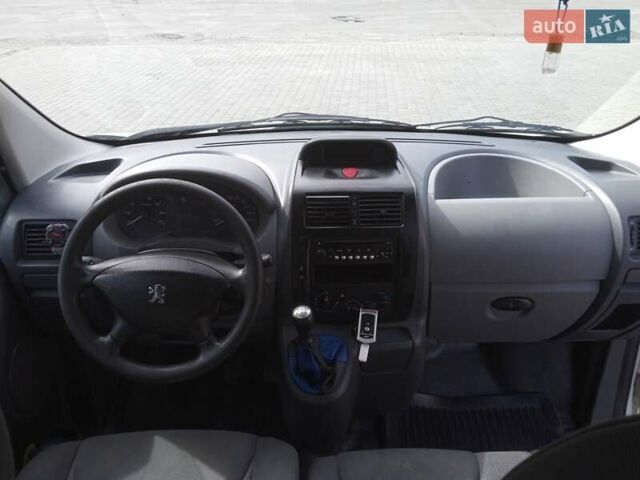 Білий Пежо Експерт вант.-пас., об'ємом двигуна 1.6 л та пробігом 335 тис. км за 5450 $, фото 36 на Automoto.ua