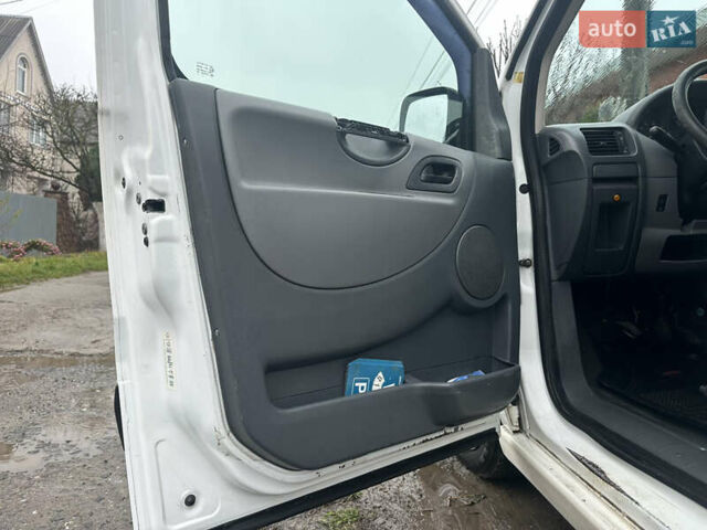Білий Пежо Експерт вант.-пас., об'ємом двигуна 1.6 л та пробігом 300 тис. км за 5400 $, фото 18 на Automoto.ua