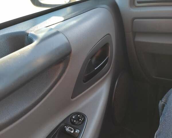 Белый Пежо Эксперт груз.-пасс., объемом двигателя 1.6 л и пробегом 353 тыс. км за 6100 $, фото 13 на Automoto.ua