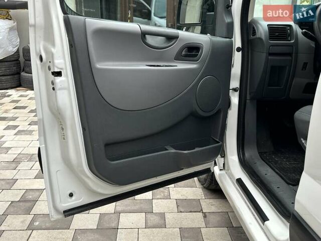 Белый Пежо Эксперт груз.-пасс., объемом двигателя 2 л и пробегом 288 тыс. км за 6300 $, фото 10 на Automoto.ua
