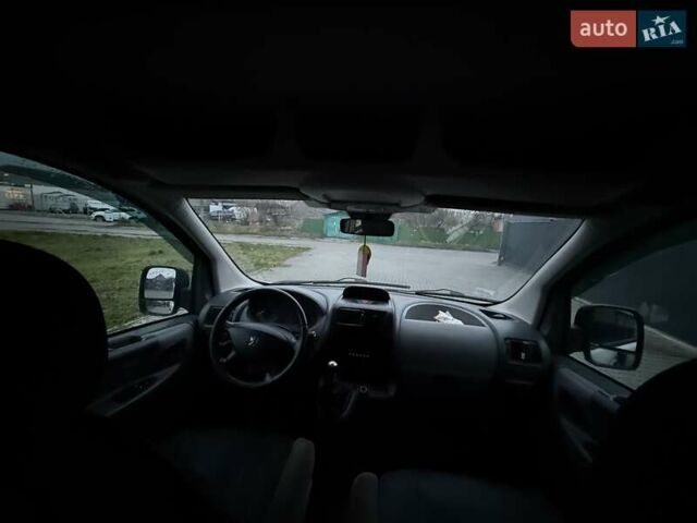 Белый Пежо Эксперт груз.-пасс., объемом двигателя 2 л и пробегом 317 тыс. км за 5900 $, фото 17 на Automoto.ua