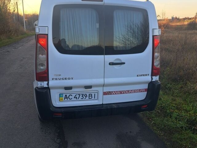 Белый Пежо Эксперт груз.-пасс., объемом двигателя 2 л и пробегом 160 тыс. км за 5890 $, фото 5 на Automoto.ua