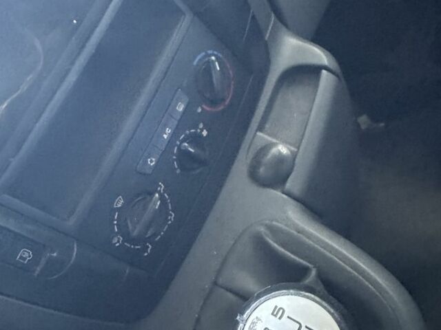 Белый Пежо Эксперт груз.-пасс., объемом двигателя 1.6 л и пробегом 350 тыс. км за 2350 $, фото 5 на Automoto.ua