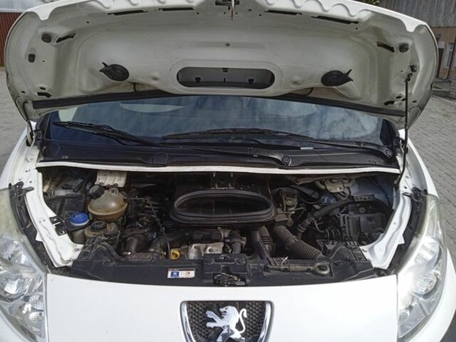 Білий Пежо Експерт вант.-пас., об'ємом двигуна 1.6 л та пробігом 324 тис. км за 5750 $, фото 5 на Automoto.ua