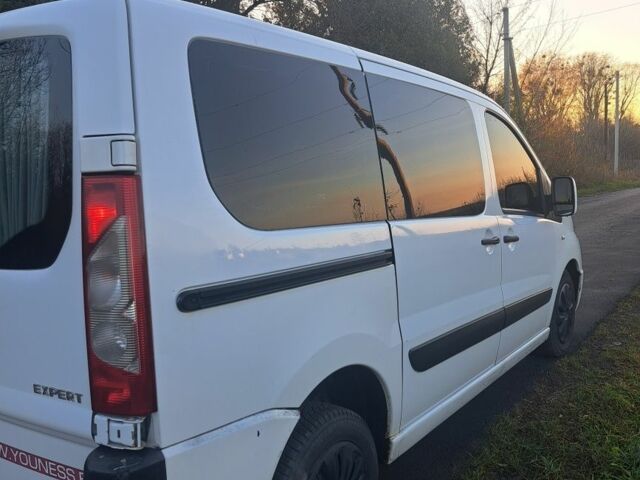 Белый Пежо Эксперт груз.-пасс., объемом двигателя 2 л и пробегом 160 тыс. км за 5890 $, фото 3 на Automoto.ua