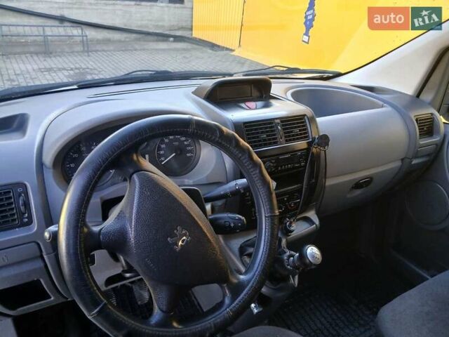 Белый Пежо Эксперт груз.-пасс., объемом двигателя 2 л и пробегом 259 тыс. км за 7199 $, фото 6 на Automoto.ua