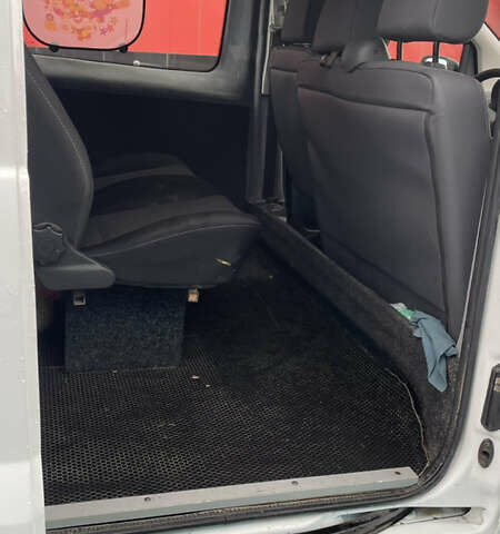 Белый Пежо Эксперт груз.-пасс., объемом двигателя 2 л и пробегом 323 тыс. км за 6500 $, фото 6 на Automoto.ua