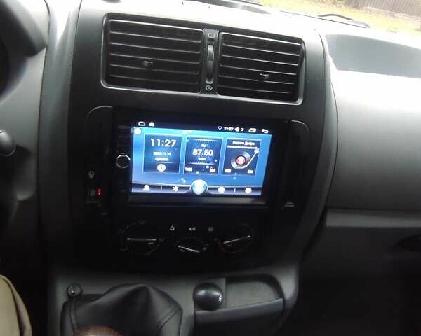 Белый Пежо Эксперт груз.-пасс., объемом двигателя 2 л и пробегом 282 тыс. км за 6500 $, фото 6 на Automoto.ua