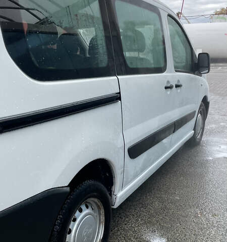 Белый Пежо Эксперт груз.-пасс., объемом двигателя 2 л и пробегом 323 тыс. км за 6500 $, фото 3 на Automoto.ua