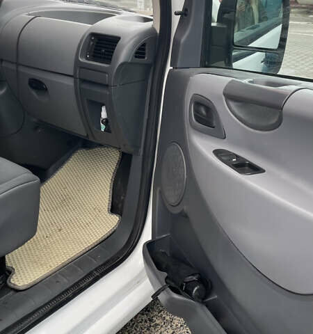 Белый Пежо Эксперт груз.-пасс., объемом двигателя 2 л и пробегом 323 тыс. км за 6500 $, фото 5 на Automoto.ua